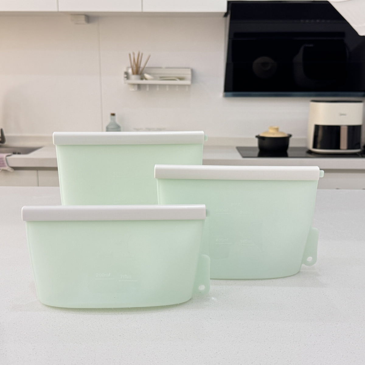 Food-grade vertical silicone fresh-keeping bag